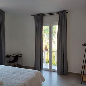 Camera grande con letto king size
